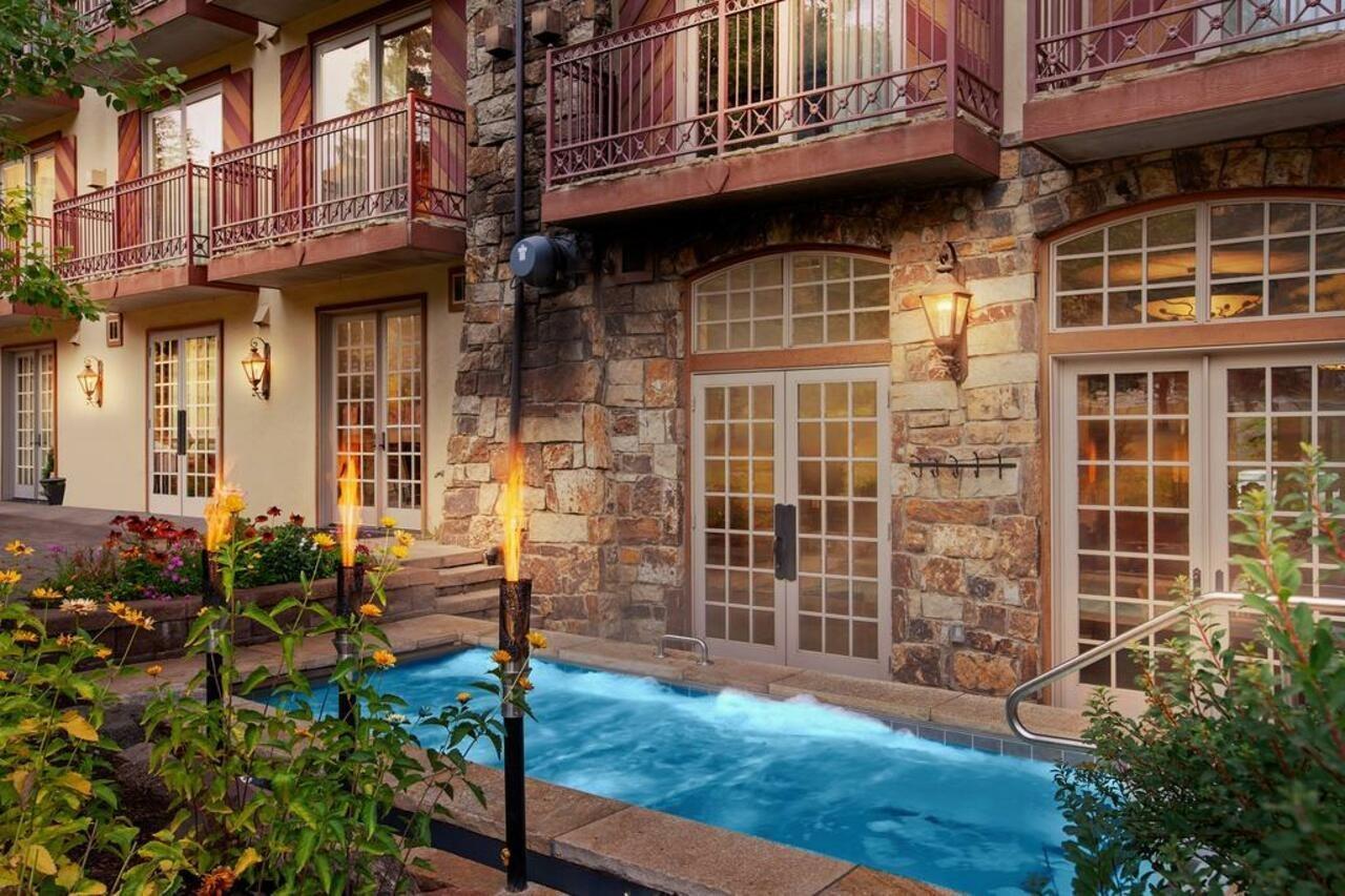 Tivoli Lodge เวล ภายนอก รูปภาพ